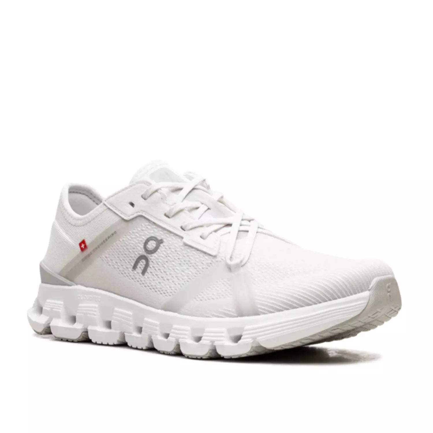 On Running Cloud X 4 AD White Wolf